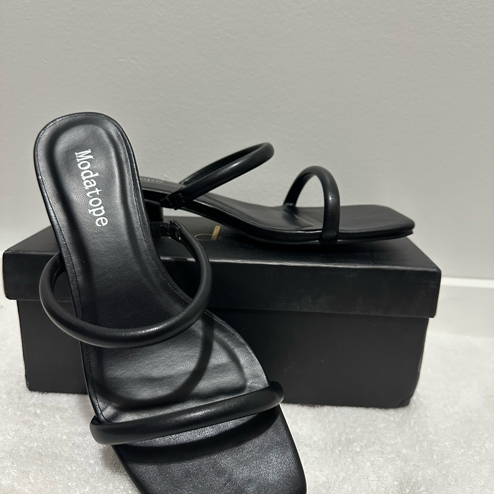 Womens Black heeled Sandals